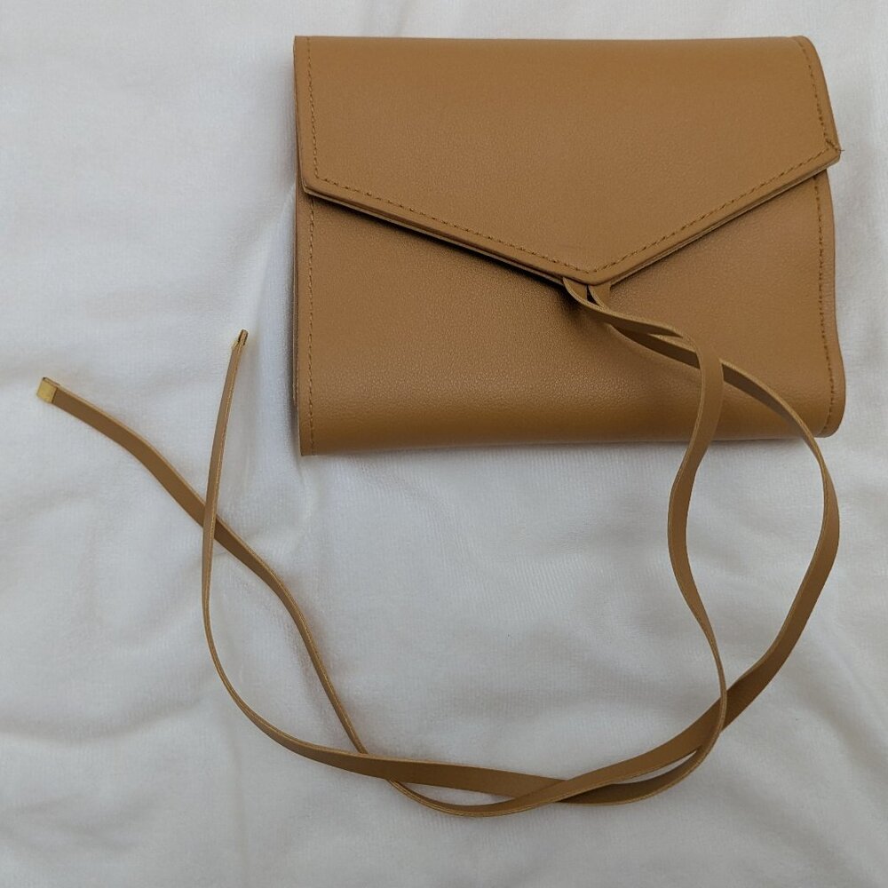 NWT Glass Ladder Co Katherine Tech Vegan Leather Organizer Roll in Honey